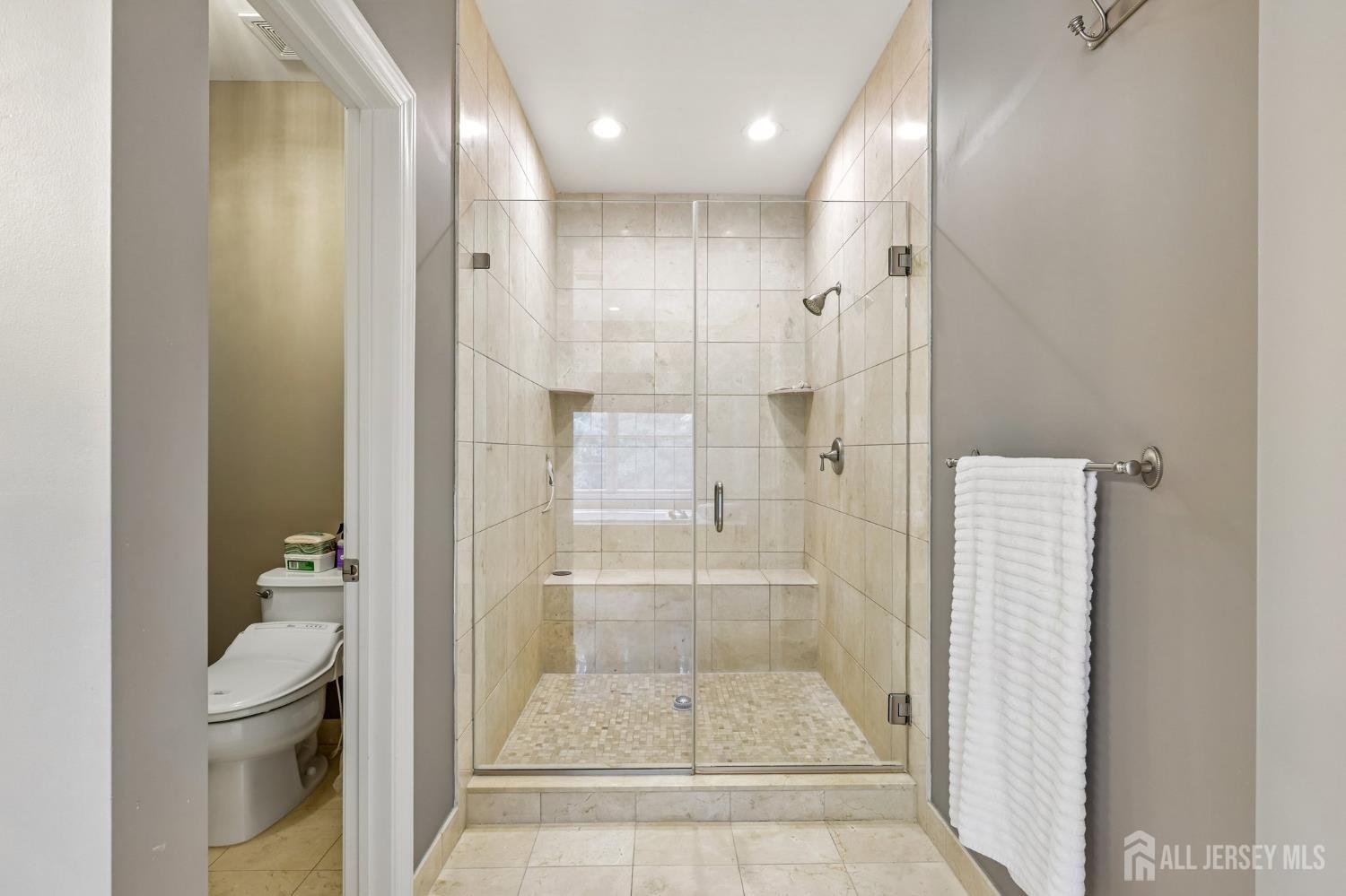 5 Northwind Court Monroe NJ 08831