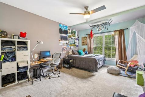 5 Northwind Court Monroe NJ 08831
