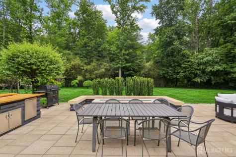 5 Northwind Court Monroe NJ 08831