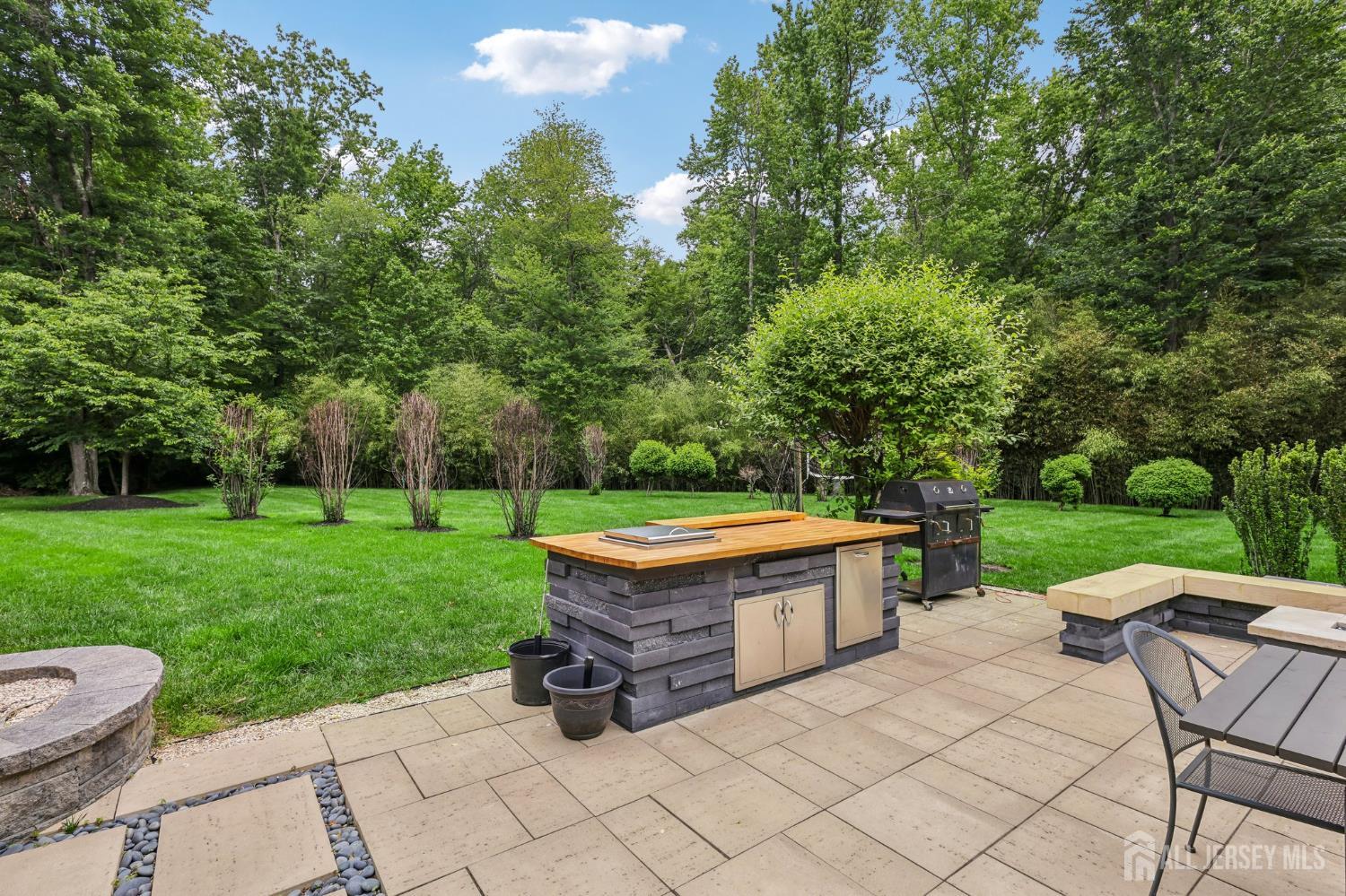 5 Northwind Court Monroe NJ 08831