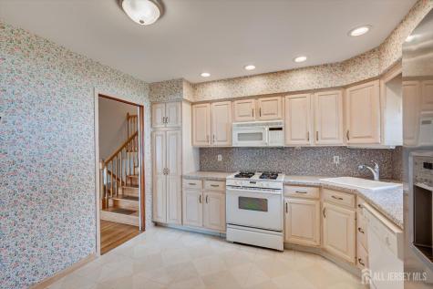 12 Dixon Drive Woodbridge Proper NJ 07095