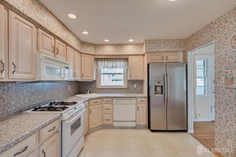 12 Dixon Drive Woodbridge Proper NJ 07095