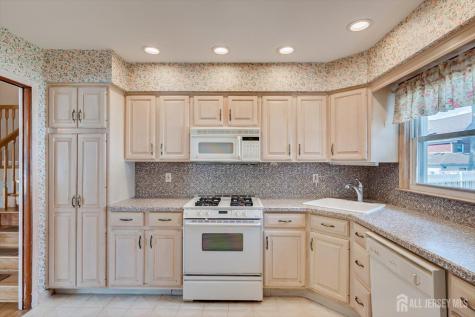 12 Dixon Drive Woodbridge Proper NJ 07095