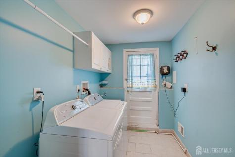 12 Dixon Drive Woodbridge Proper NJ 07095