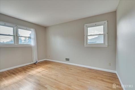 12 Dixon Drive Woodbridge Proper NJ 07095