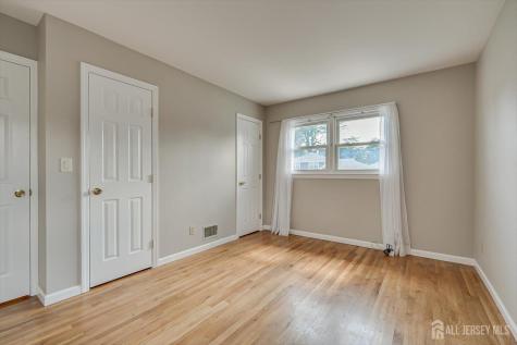 12 Dixon Drive Woodbridge Proper NJ 07095