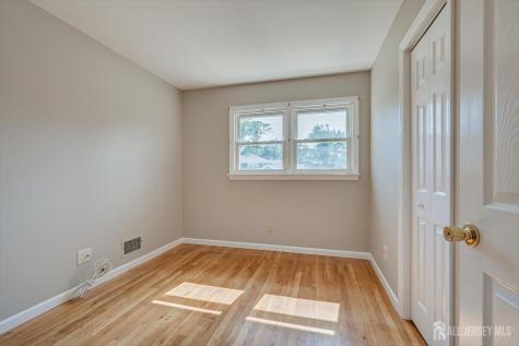 12 Dixon Drive Woodbridge Proper NJ 07095