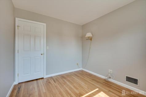 12 Dixon Drive Woodbridge Proper NJ 07095