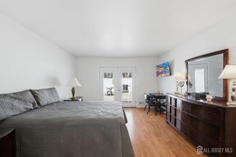 56 Thorne Lane Old Bridge NJ 07747