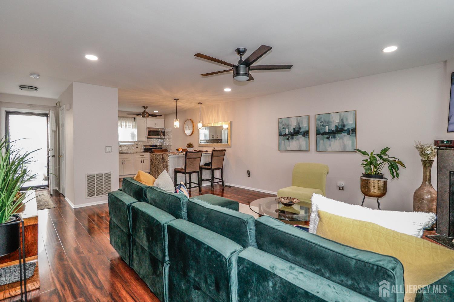 323 Ventnor Court Piscataway NJ 08854