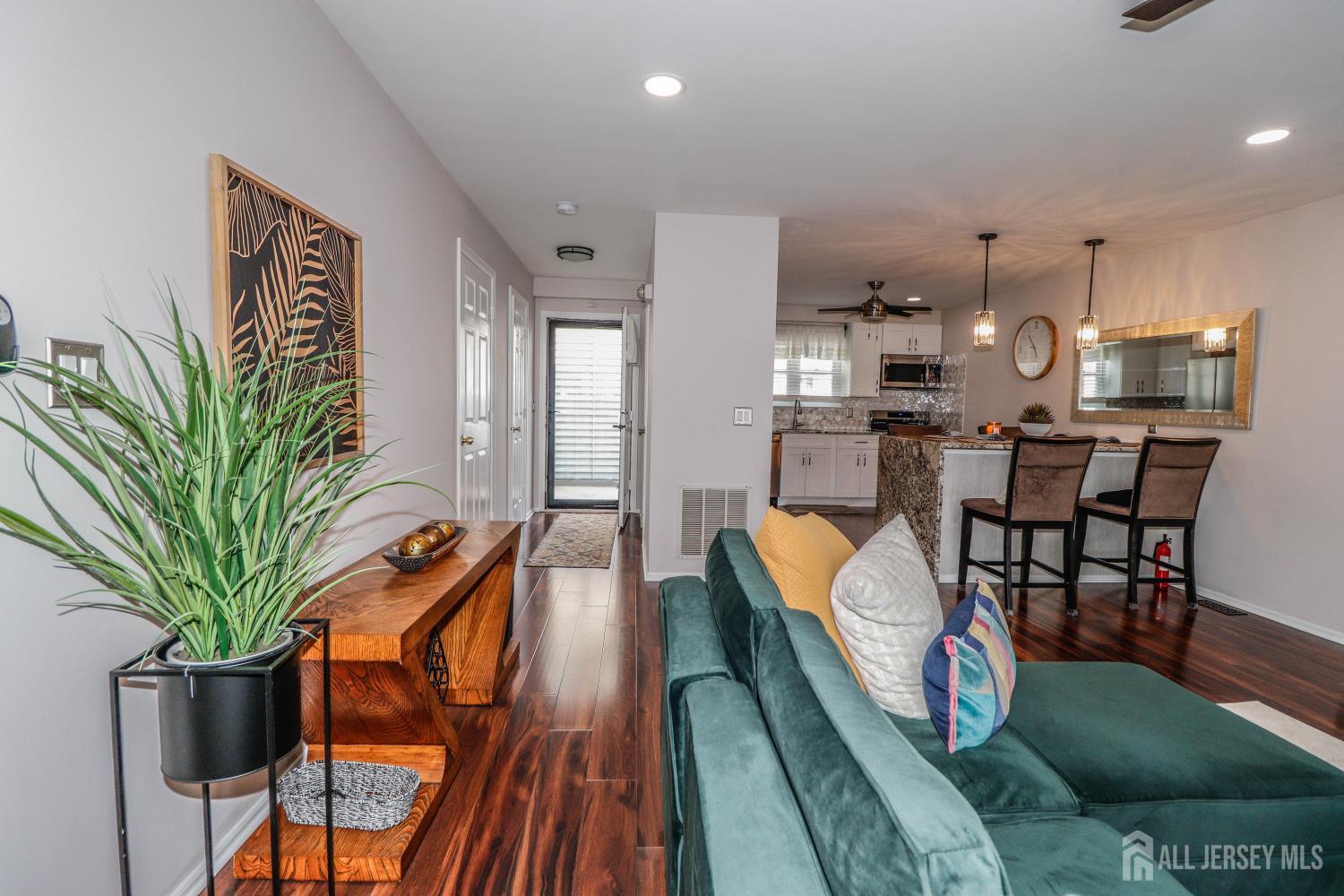 323 Ventnor Court Piscataway NJ 08854