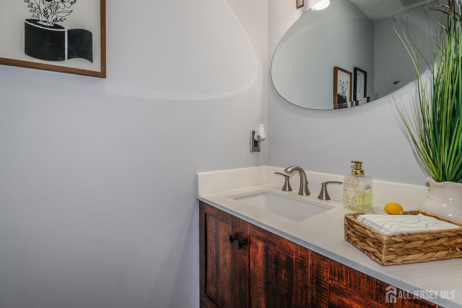 323 Ventnor Court Piscataway NJ 08854