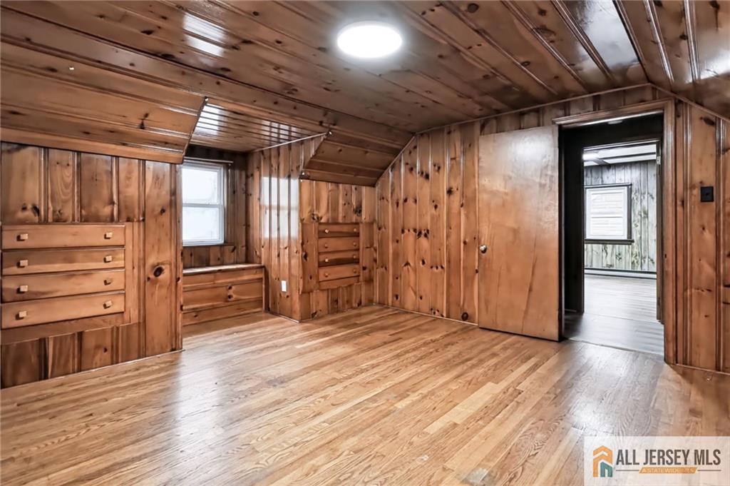 42 Burton Avenue South River NJ 08882