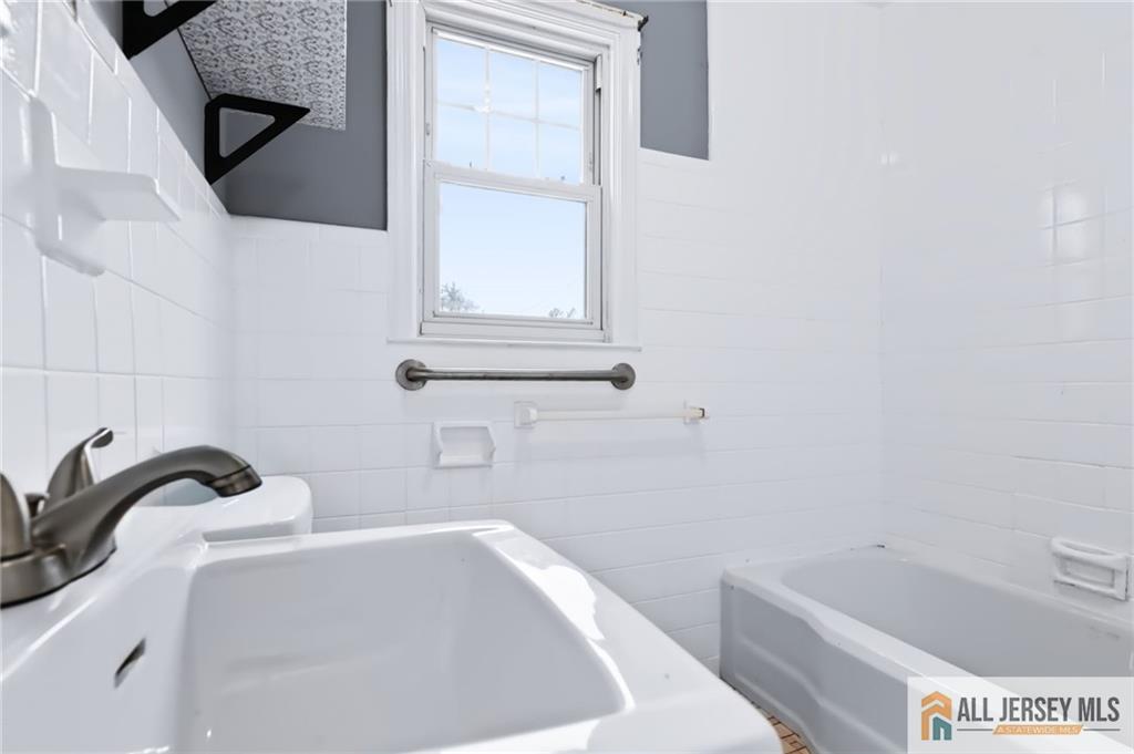 42 Burton Avenue South River NJ 08882