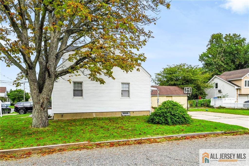 42 Burton Avenue South River NJ 08882