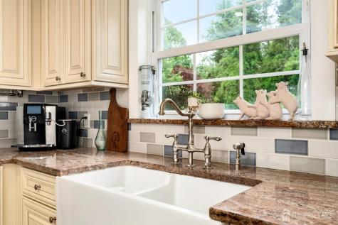 61 Laurel Avenue Franklin NJ 08528