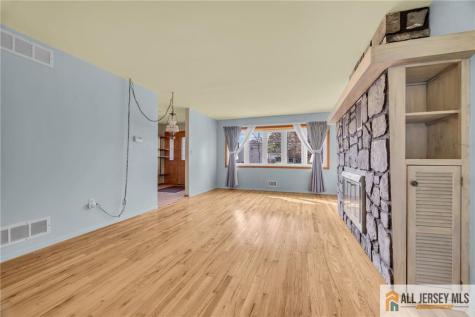 25 Greenwich Road Edison NJ 08820