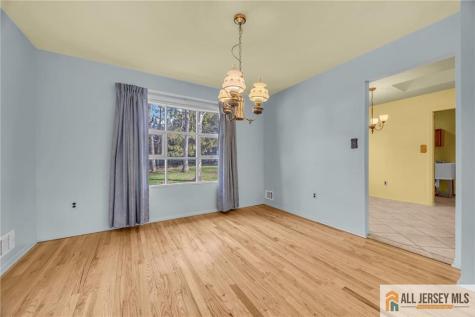 25 Greenwich Road Edison NJ 08820