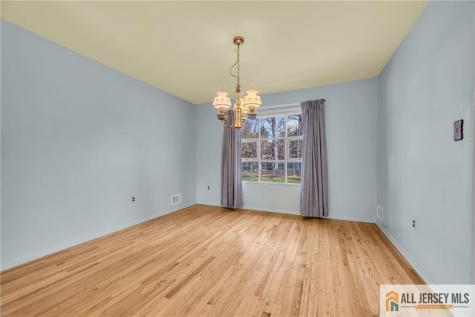 25 Greenwich Road Edison NJ 08820