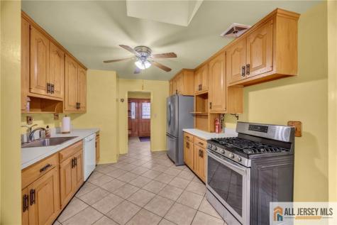 25 Greenwich Road Edison NJ 08820