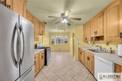 25 Greenwich Road Edison NJ 08820