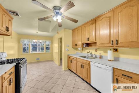 25 Greenwich Road Edison NJ 08820