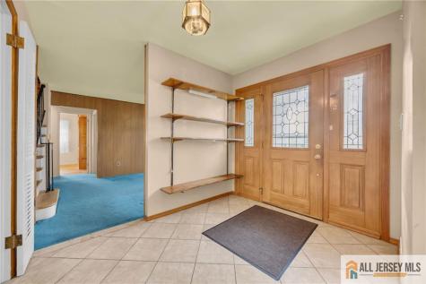 25 Greenwich Road Edison NJ 08820