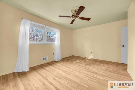 25 Greenwich Road Edison NJ 08820