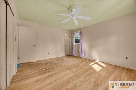 25 Greenwich Road Edison NJ 08820
