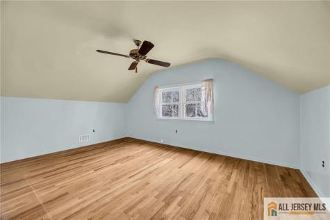 25 Greenwich Road Edison NJ 08820