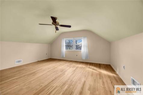 25 Greenwich Road Edison NJ 08820