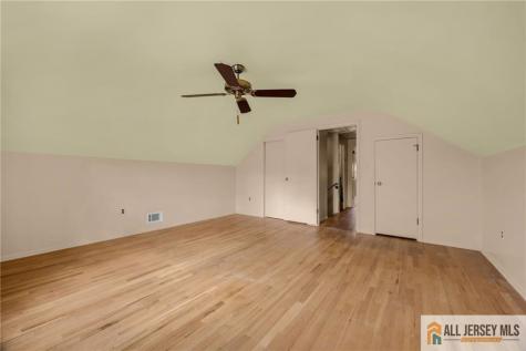 25 Greenwich Road Edison NJ 08820