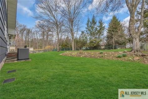 25 Greenwich Road Edison NJ 08820