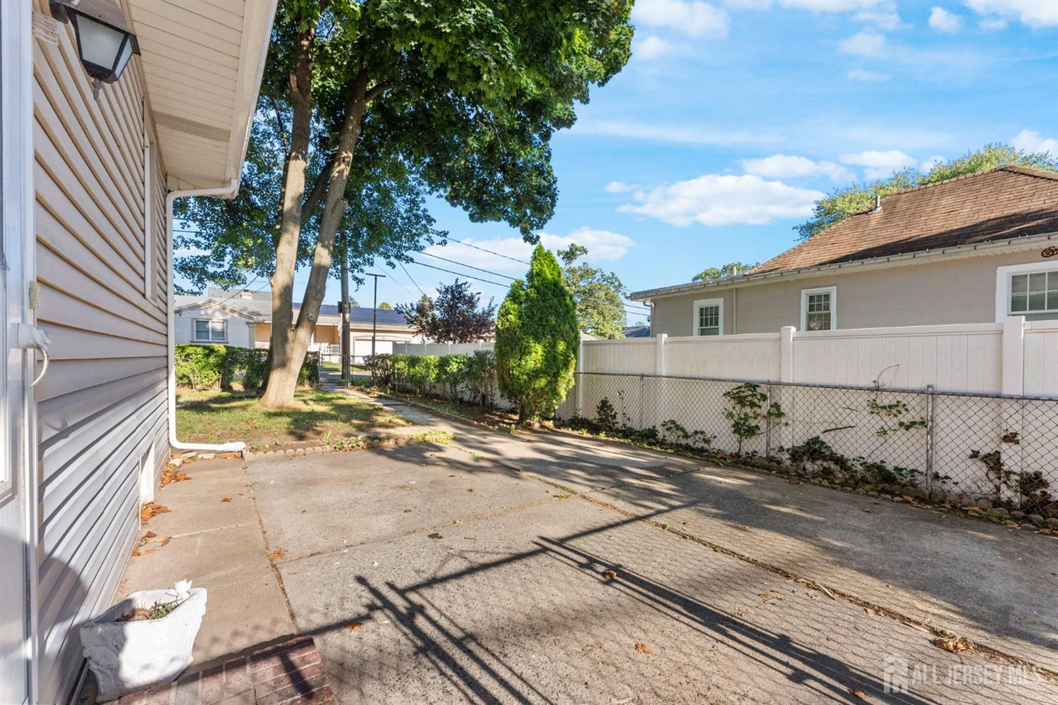 14 Harrison Street Sayreville NJ 08872