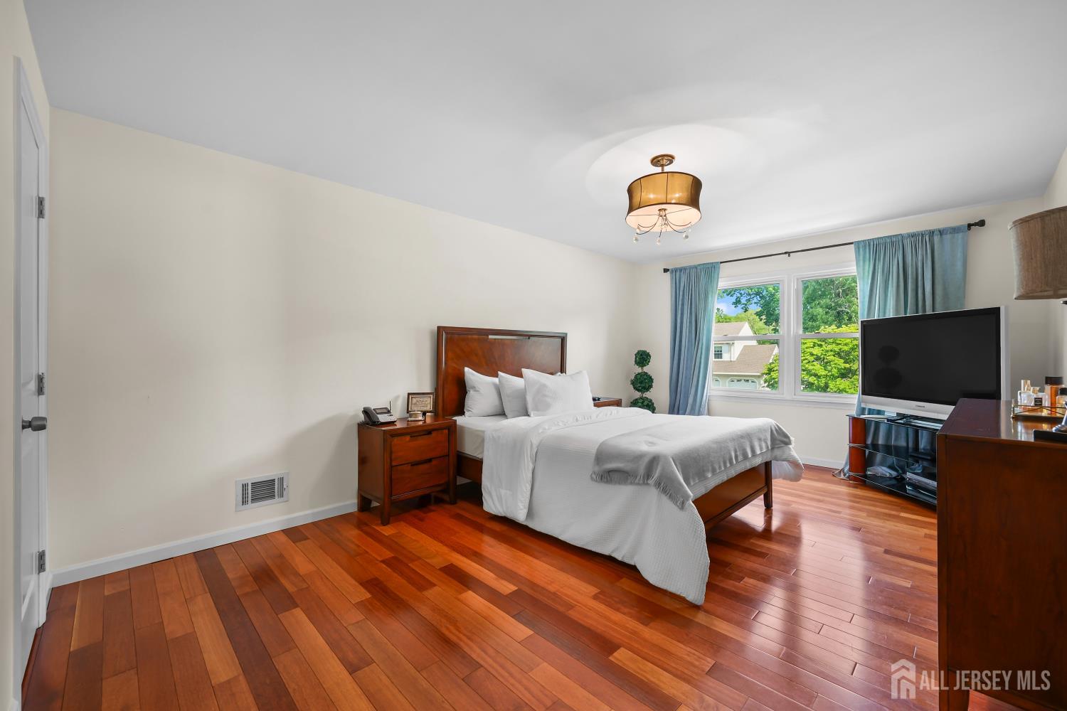 12 Mcfadden Drive Monroe NJ 08831