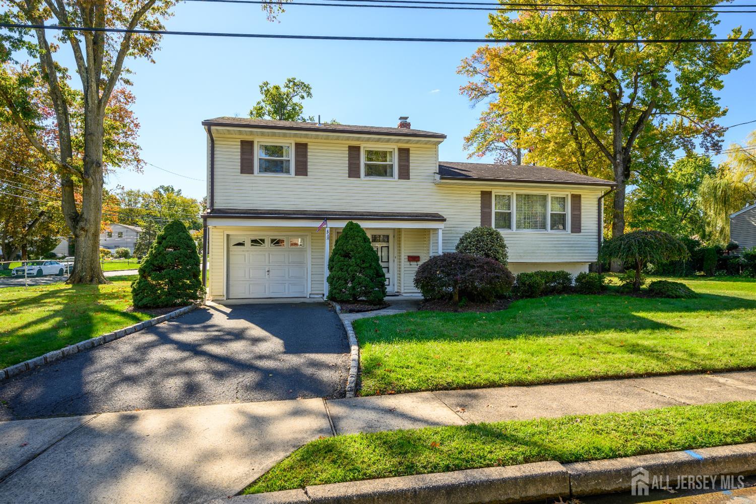 5 Berdine Court Colonia NJ 07067