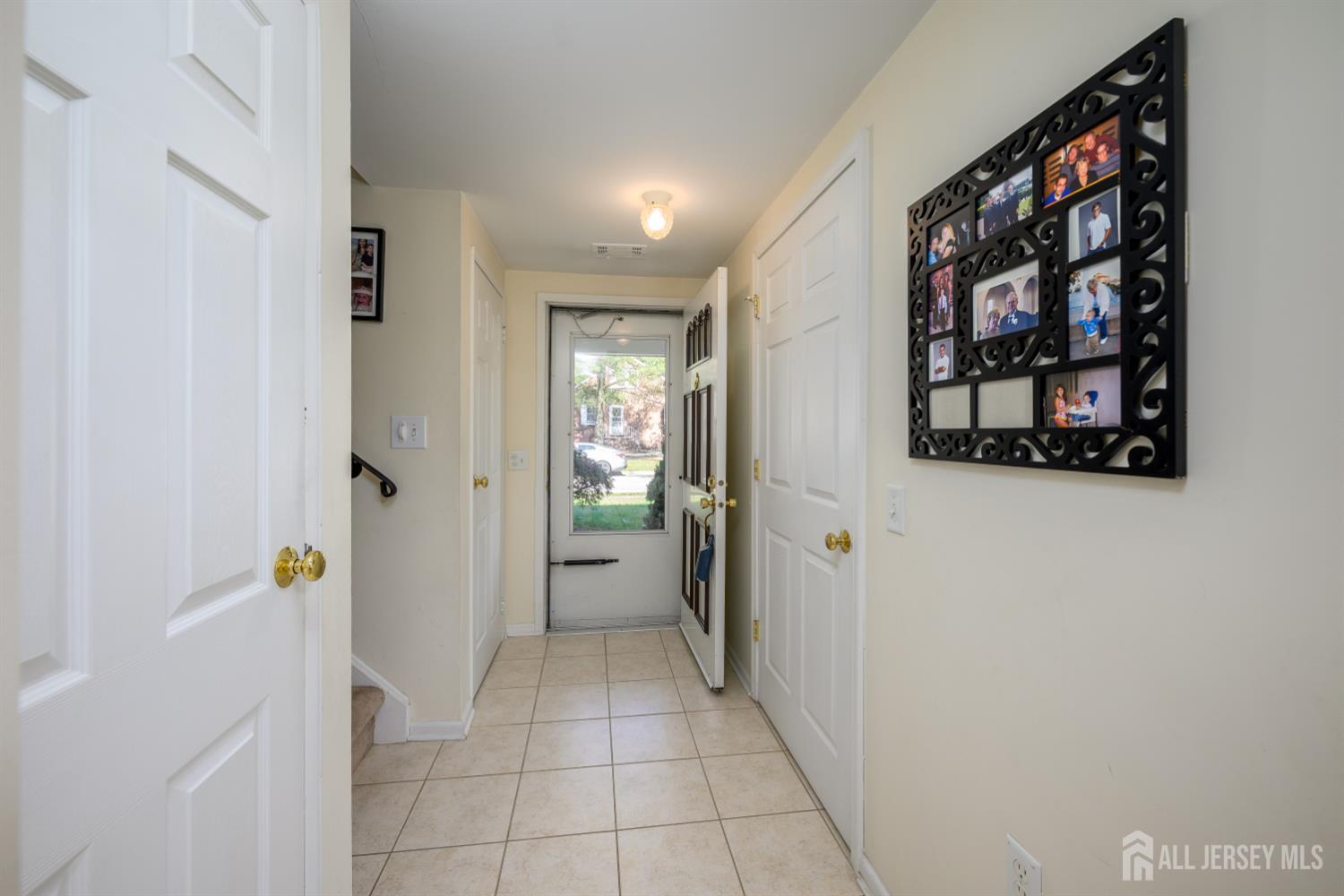 5 Berdine Court Colonia NJ 07067