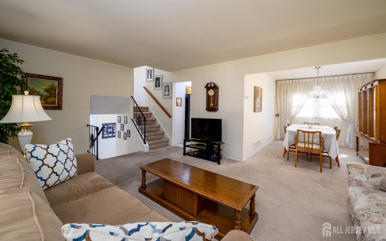 5 Berdine Court Colonia NJ 07067