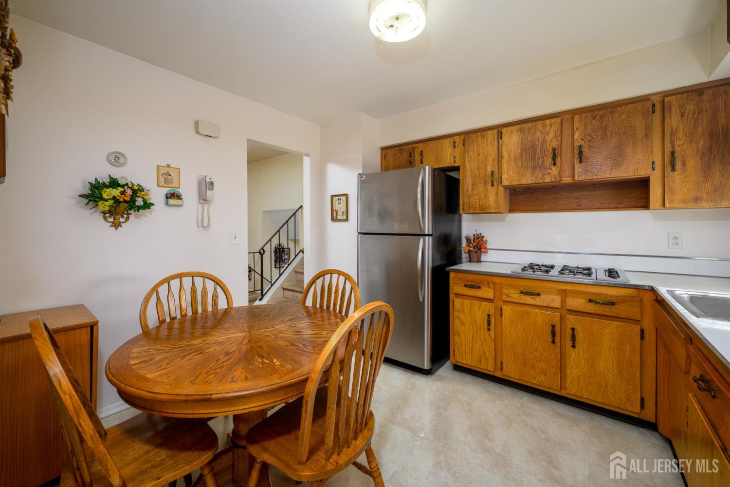 5 Berdine Court Colonia NJ 07067