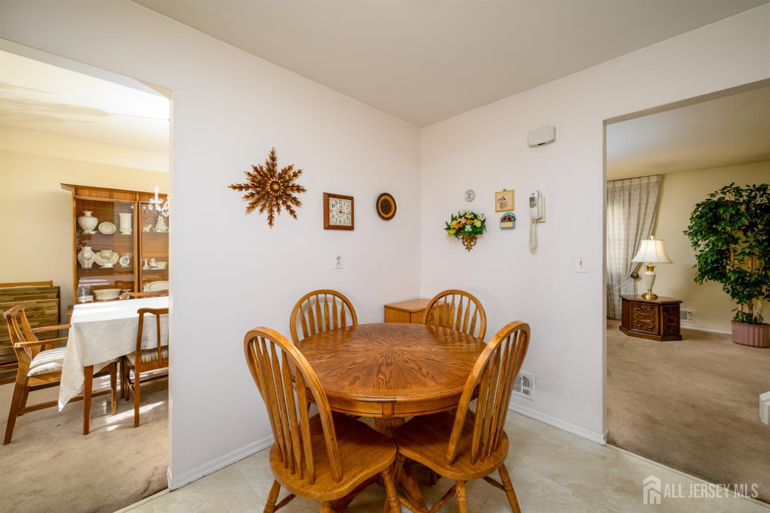5 Berdine Court Colonia NJ 07067
