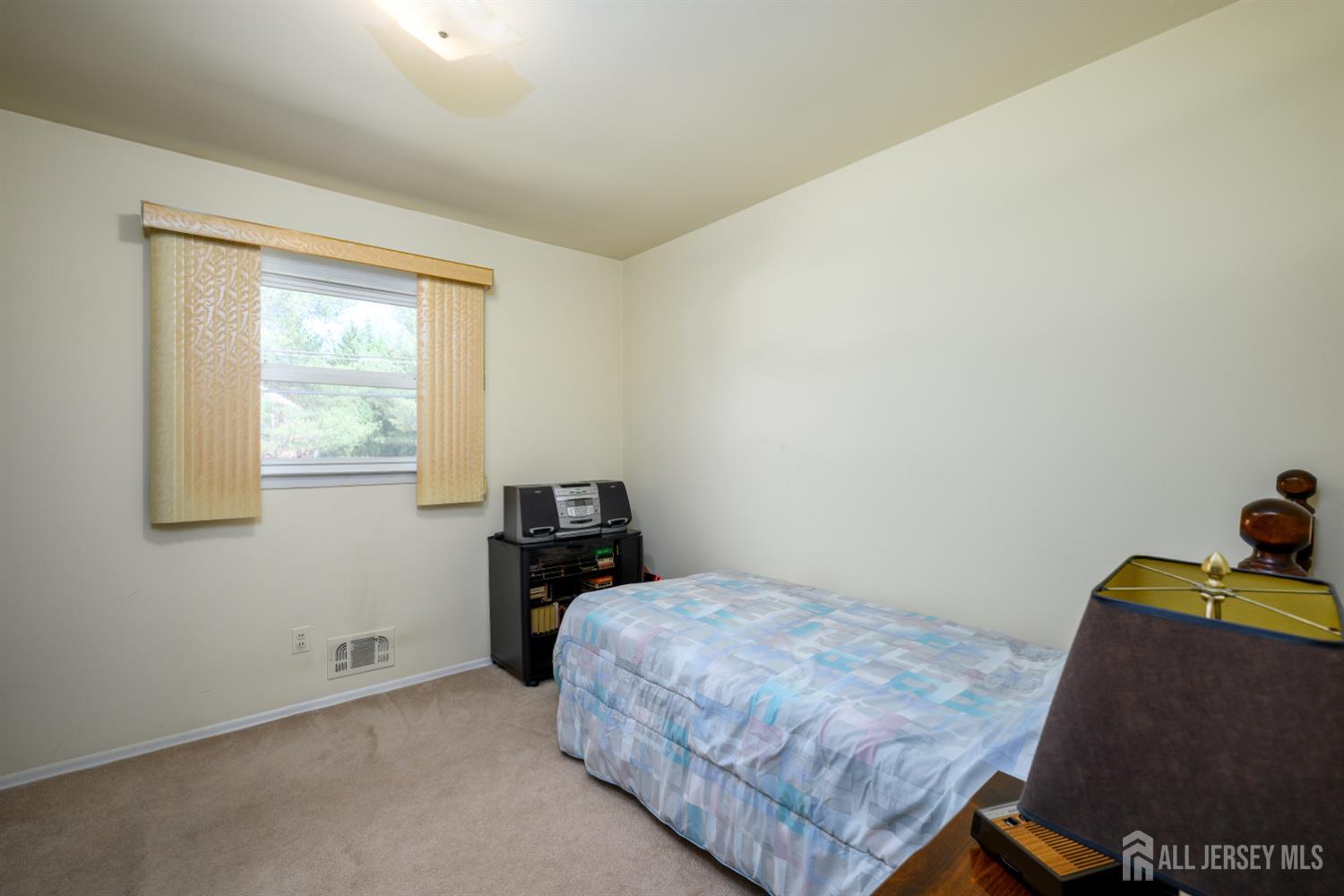 5 Berdine Court Colonia NJ 07067