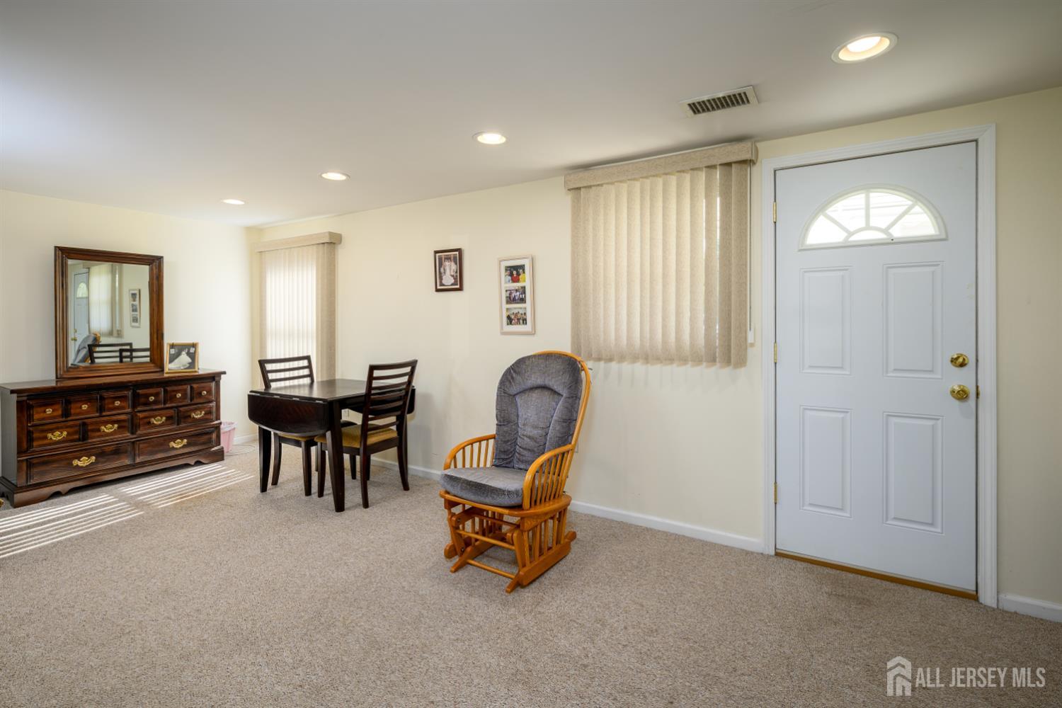 5 Berdine Court Colonia NJ 07067
