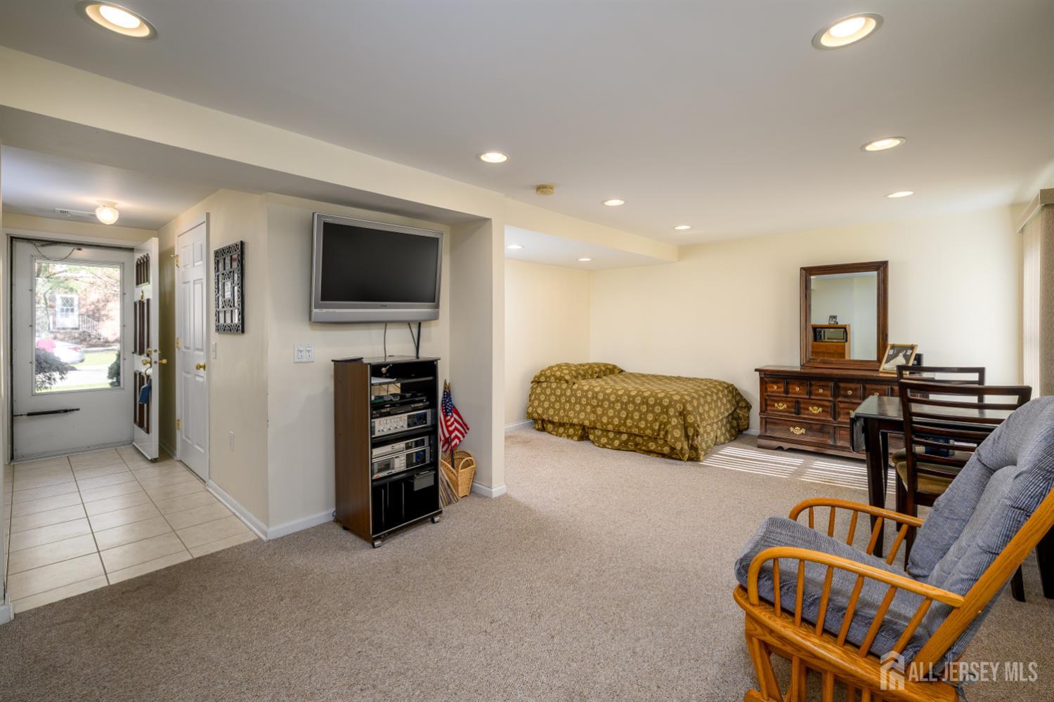 5 Berdine Court Colonia NJ 07067