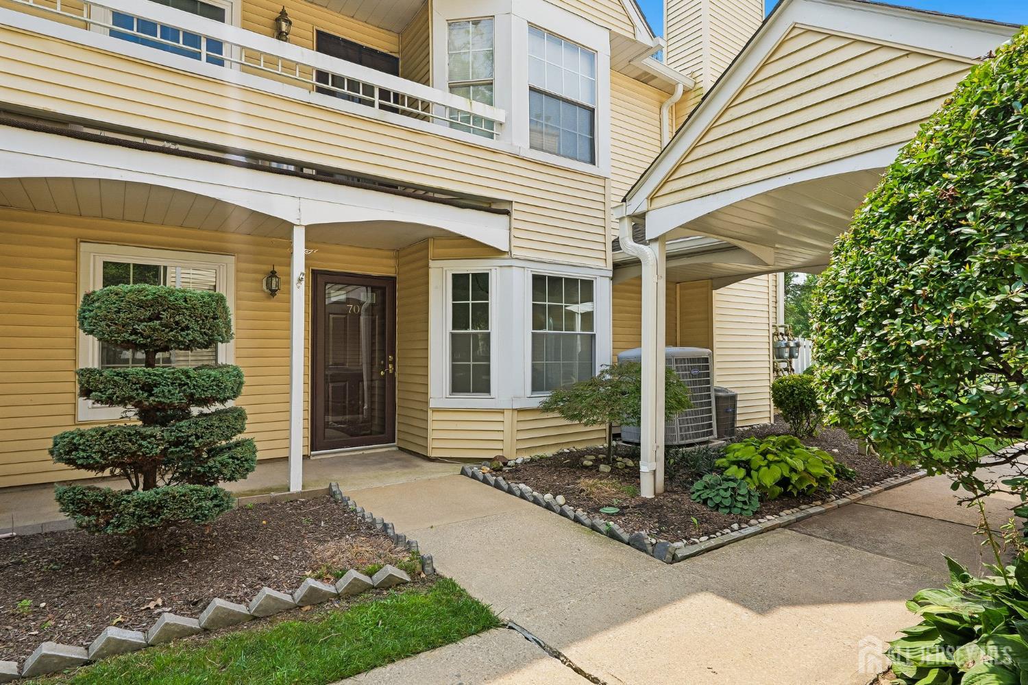 70 Mill Run W Hightstown NJ 08520