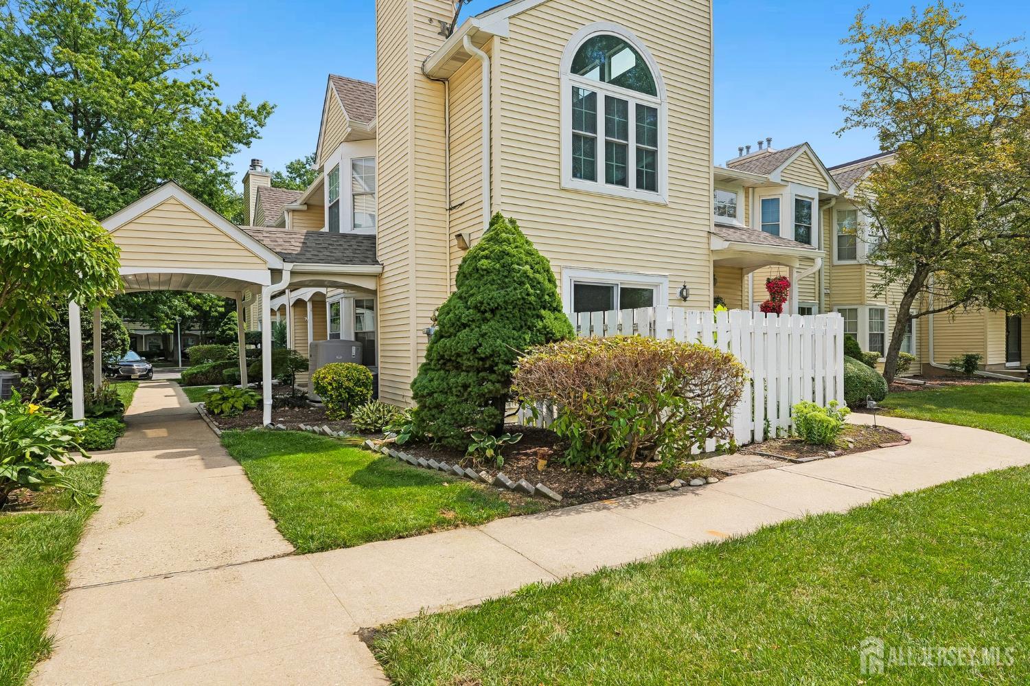 70 Mill Run W Hightstown NJ 08520