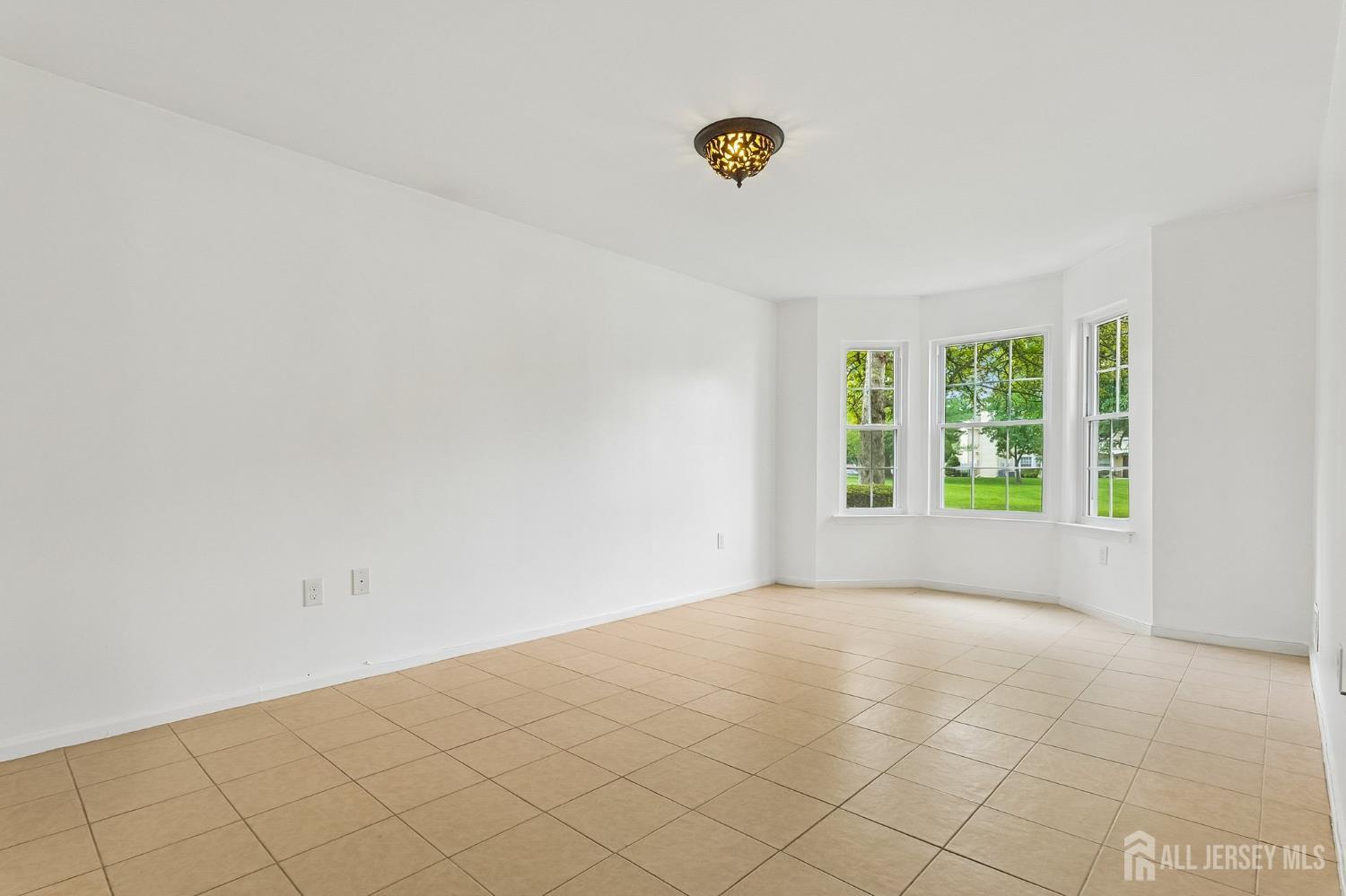 70 Mill Run W Hightstown NJ 08520