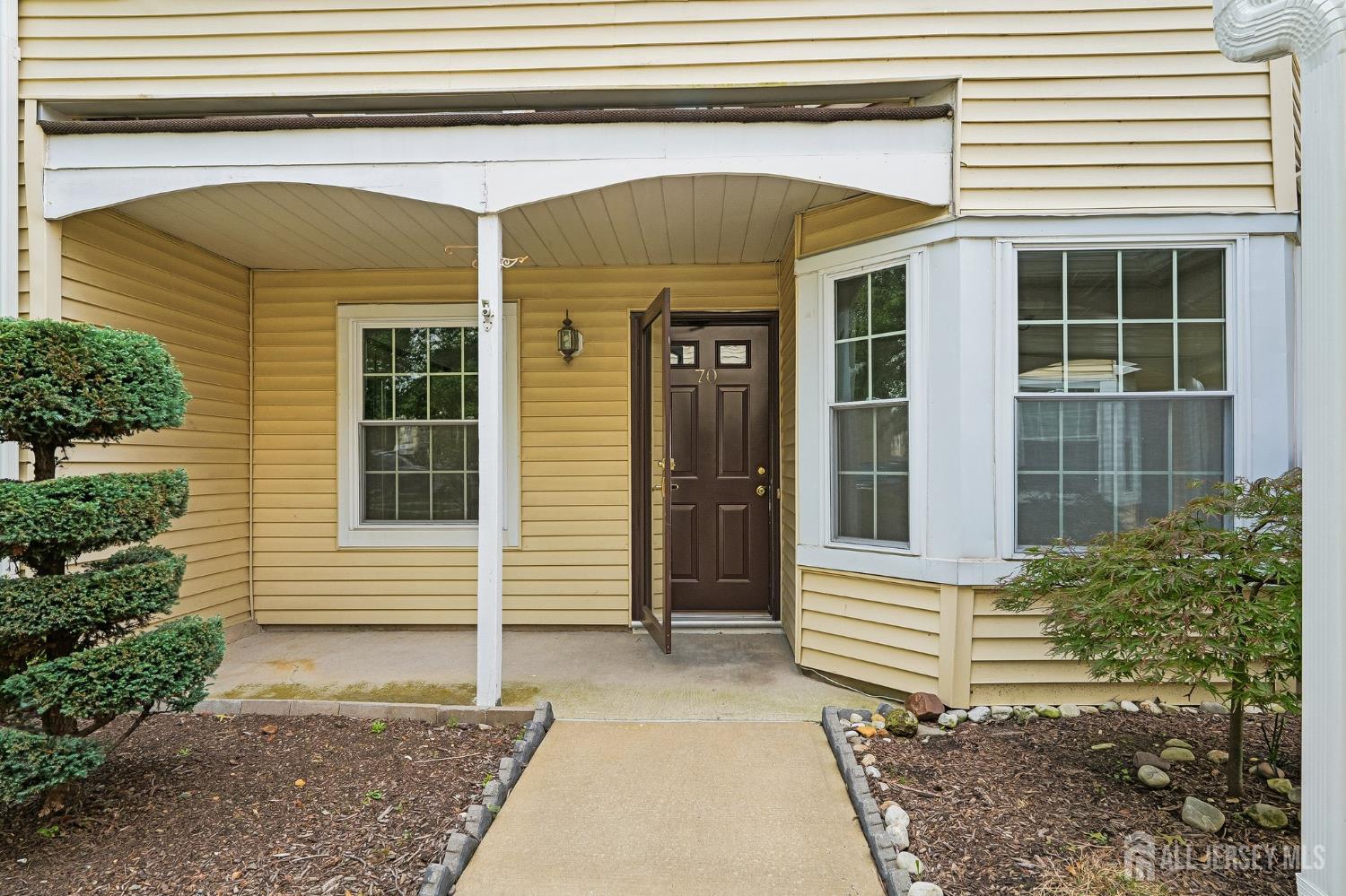 70 Mill Run W Hightstown NJ 08520