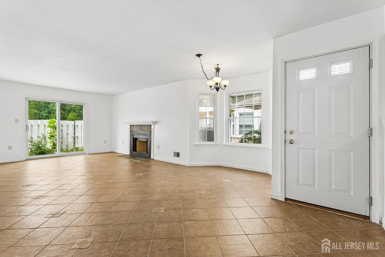 70 Mill Run W Hightstown NJ 08520