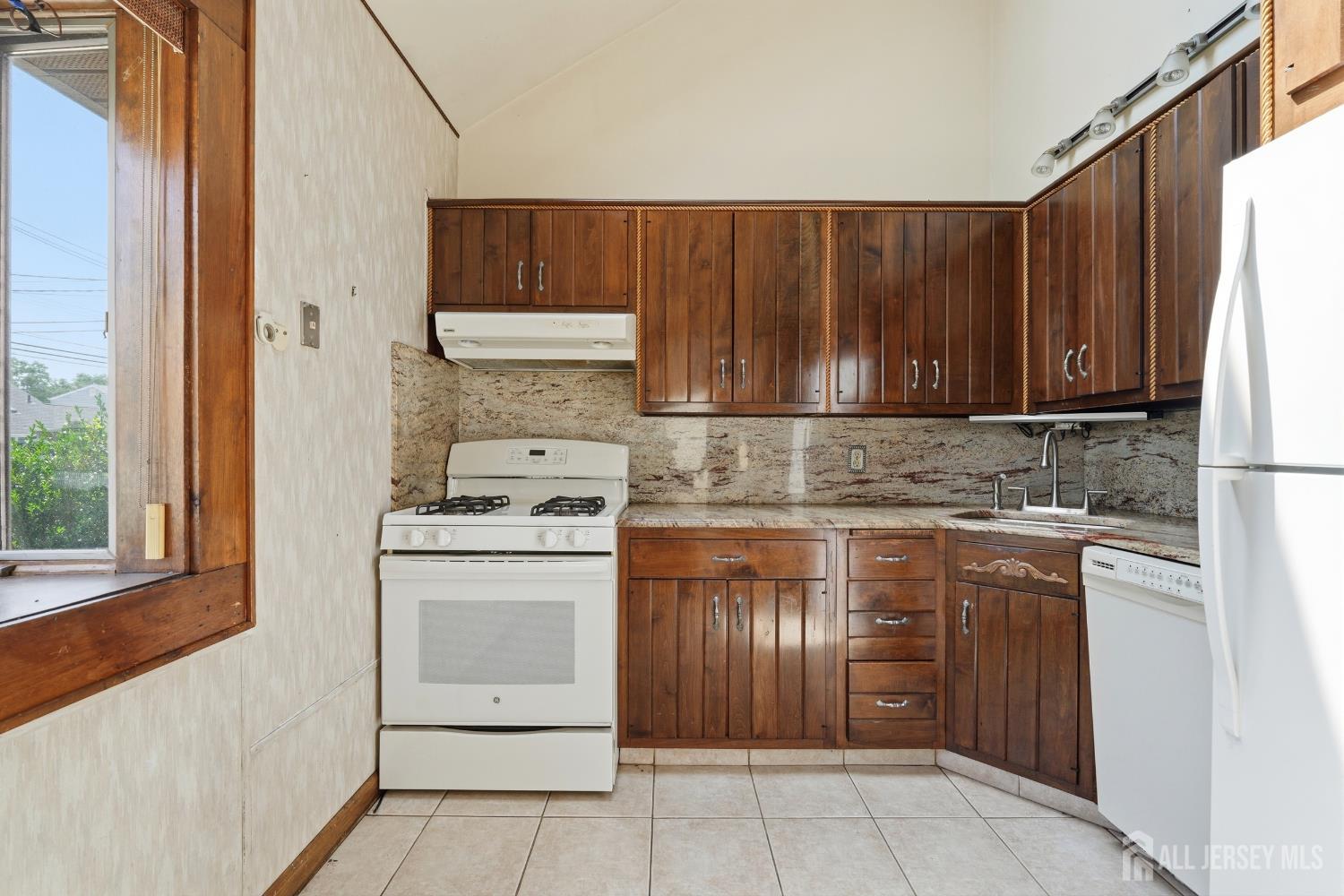 13 Cleveland Avenue Colonia NJ 07067