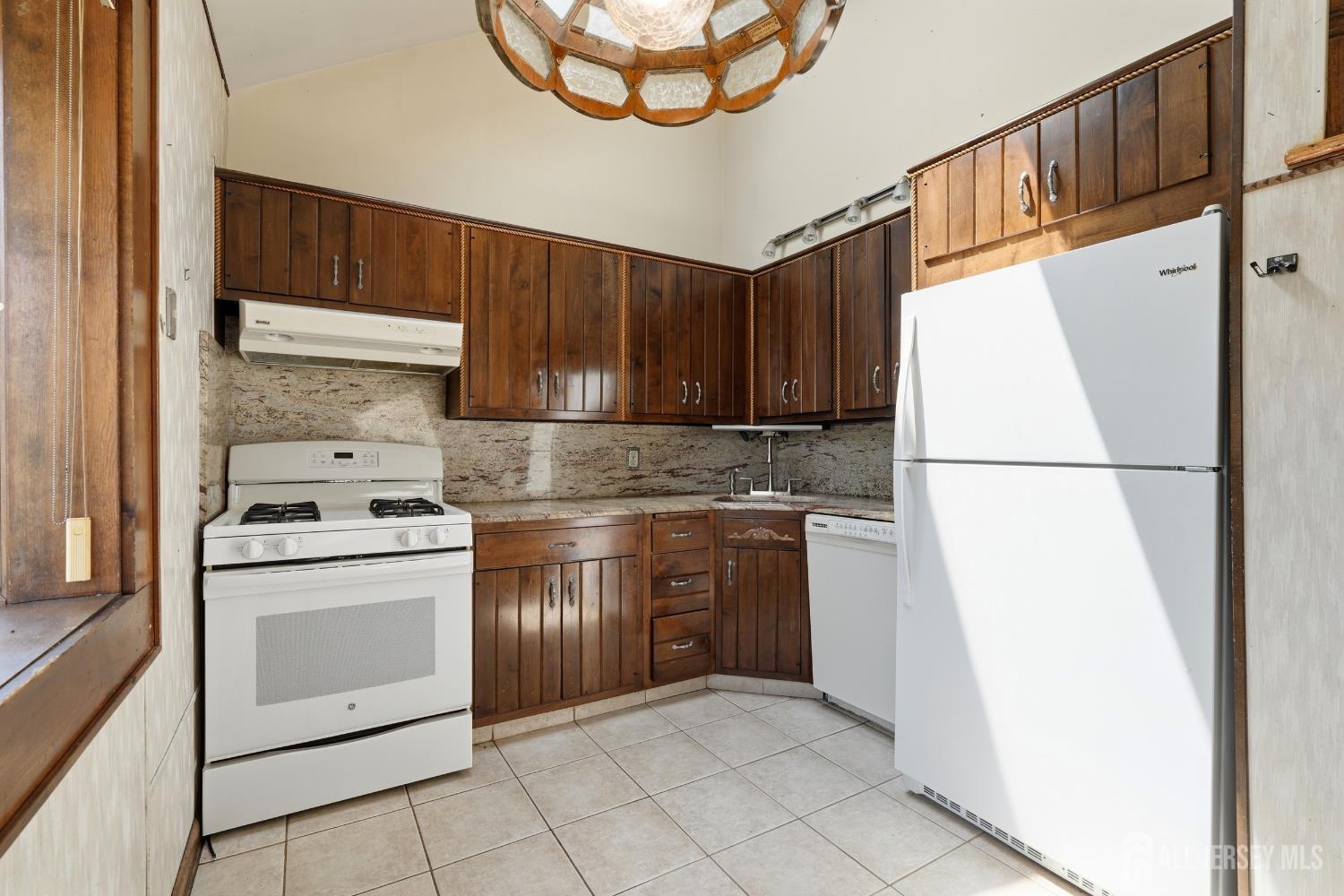 13 Cleveland Avenue Colonia NJ 07067